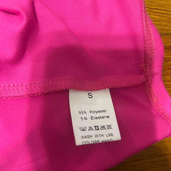 Hot pink top - Picture 2 of 3